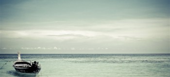 【優(yōu)美散文】《露凝眸》——與海相愛  文/燚冰